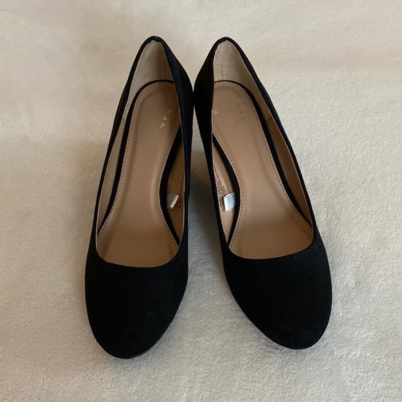Black Wedge Pumps - Picture 1 of 4